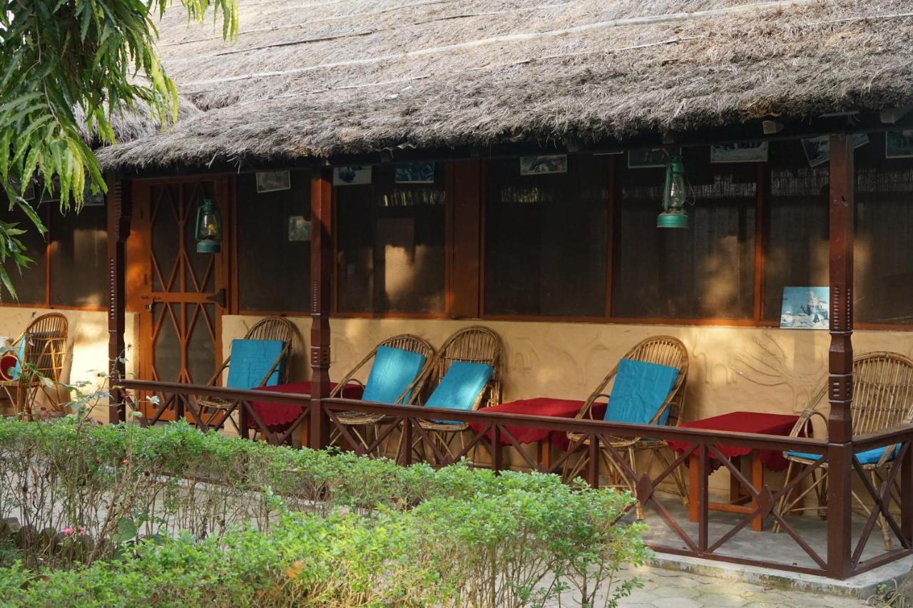 Forest Hideaway Resort Pvt Ltd Bardiya ภายนอก รูปภาพ