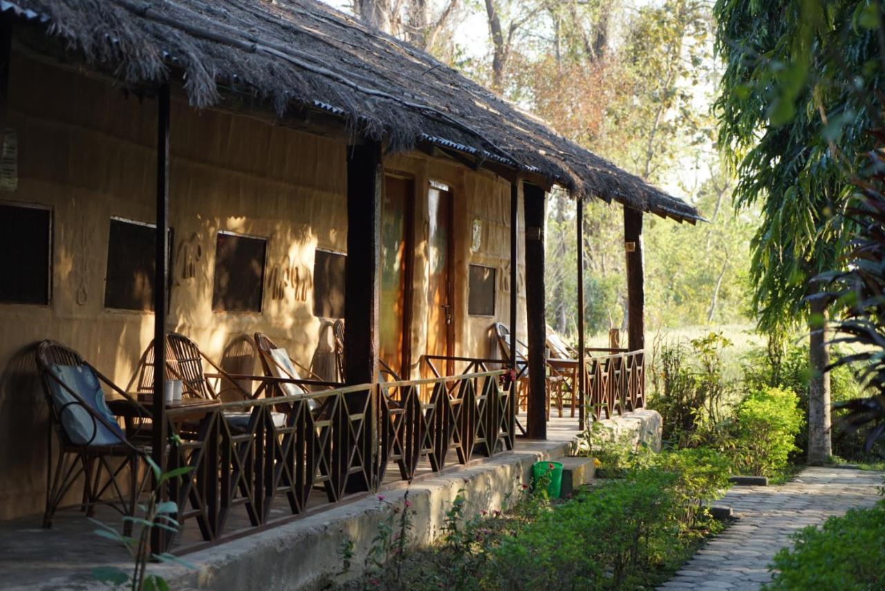 Forest Hideaway Resort Pvt Ltd Bardiya ภายนอก รูปภาพ