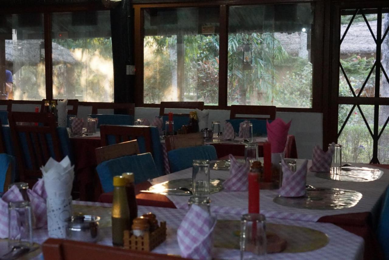 Forest Hideaway Resort Pvt Ltd Bardiya ภายนอก รูปภาพ