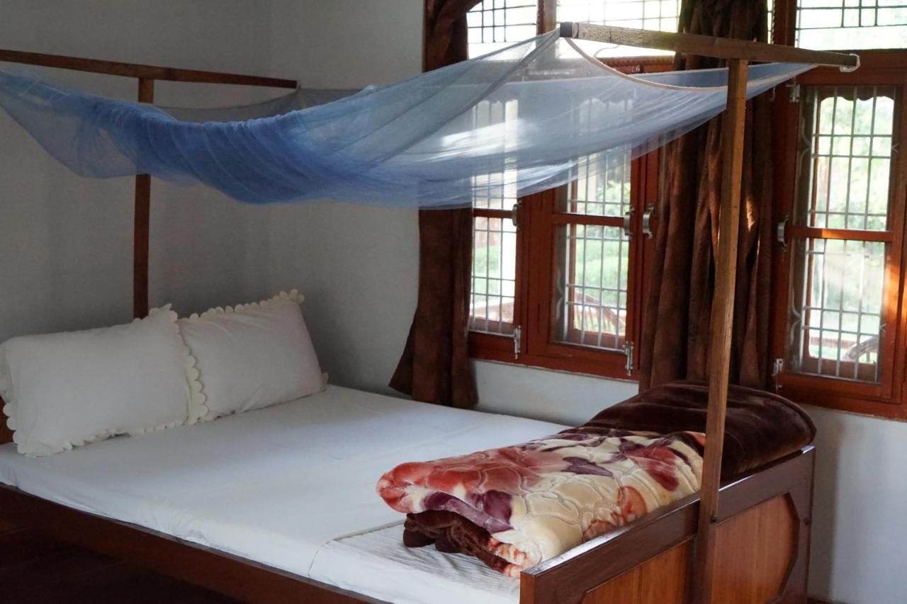 Forest Hideaway Resort Pvt Ltd Bardiya ภายนอก รูปภาพ