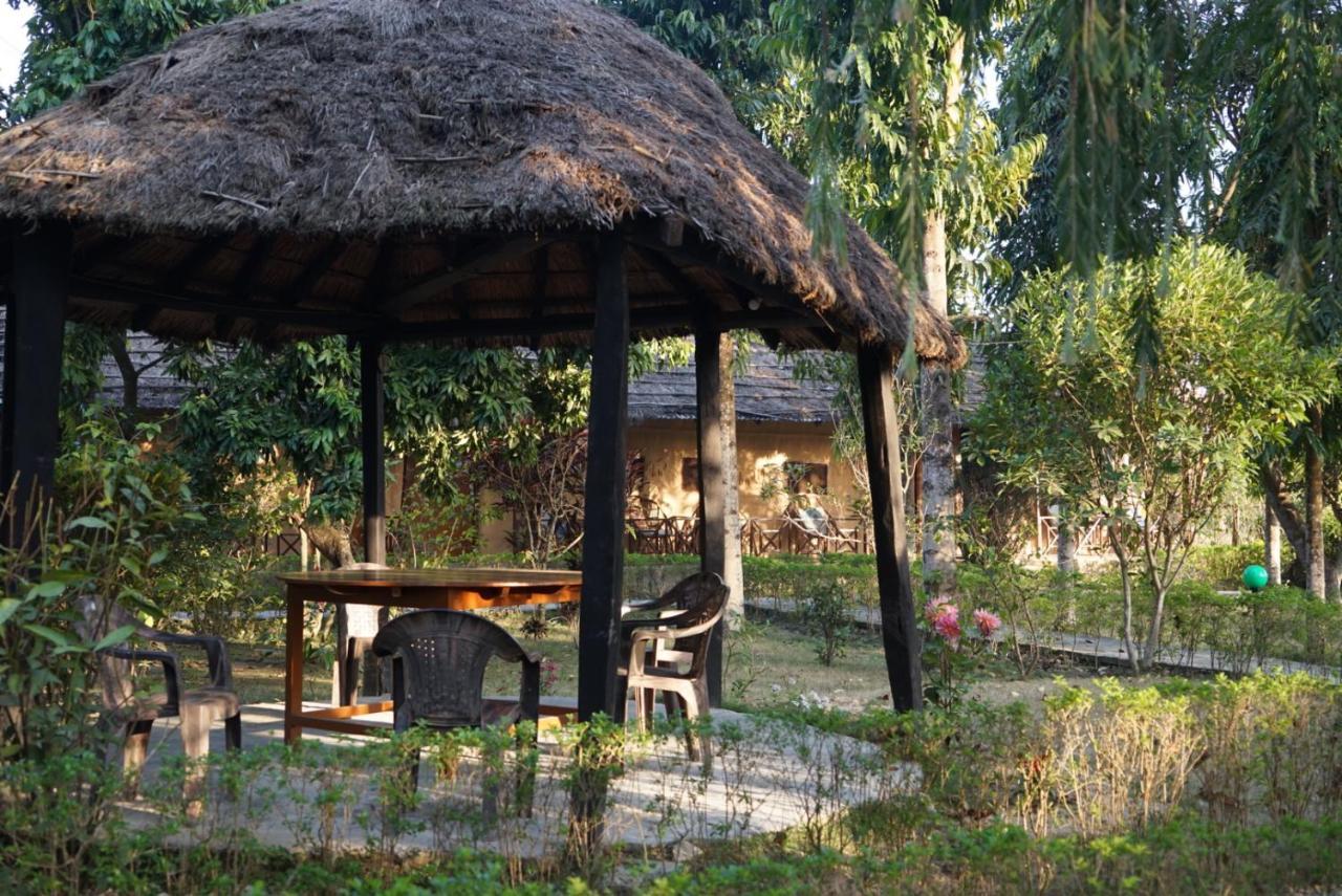 Forest Hideaway Resort Pvt Ltd Bardiya ภายนอก รูปภาพ